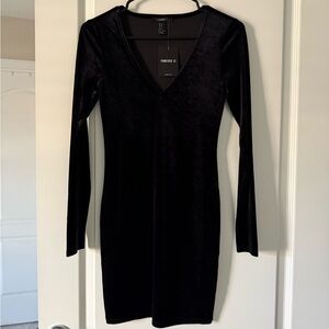 Forever 21 Long Sleeve Black Dress